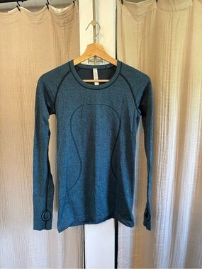 Lululemon Long Sleeve Shirt- 6